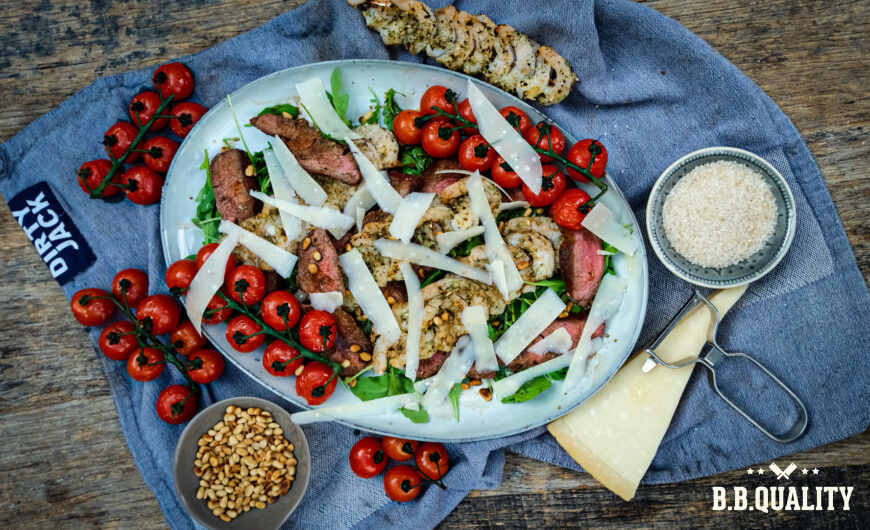 Tagliata met flat iron en garnalen recept | Garnalenspies | BBQuality Fish rub | BBQuality Steak rub | Pecorino | Maikel | BBQuality