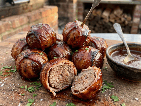 Moink-Balls-van-de-BBQ-perfect-gegrilld